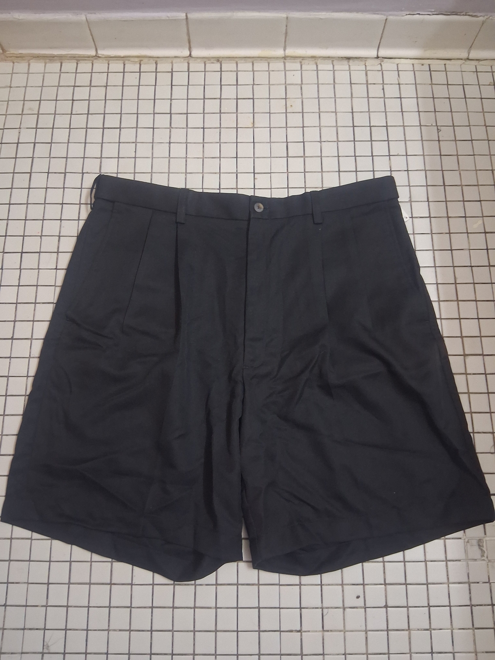 Haggar Cool 18 Wear 36X Men's Black Flat-Front Shorts